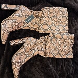 Express Women's Snakeskin Pattern Heeled Boots - Tan